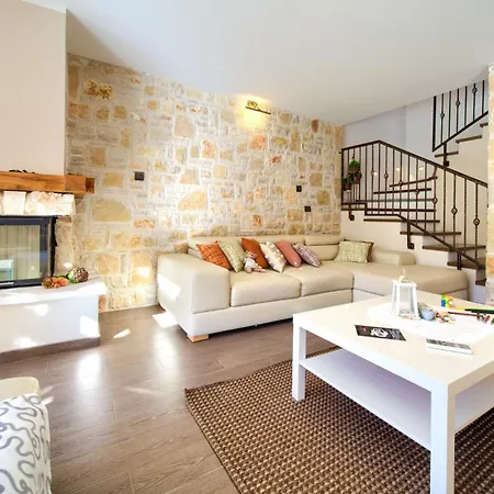 House Seascape Ii With Heated Pool Near The Sea Villa
