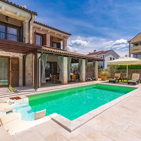 House Seascape Ii With Heated Pool Near The Sea Vila Malinska
