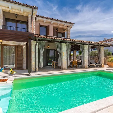 House Seascape Ii With Heated Pool Near The Sea * Malinska
