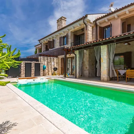 House Seascape Ii With Heated Pool Near The Sea * Malinska