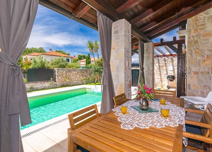 House Seascape Ii With Heated Pool Near The Sea * Malinska
