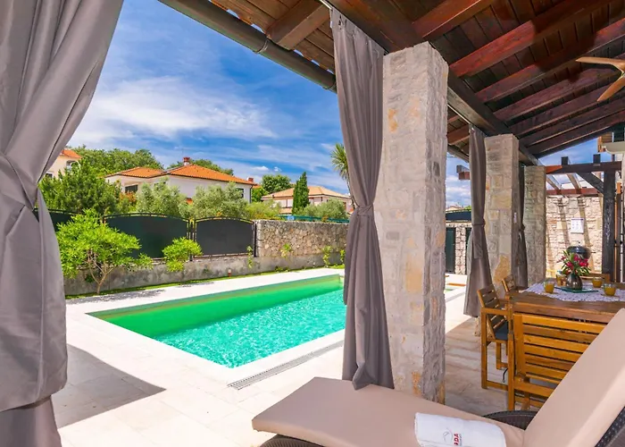 House Seascape Ii With Heated Pool Near The Sea * Malinska