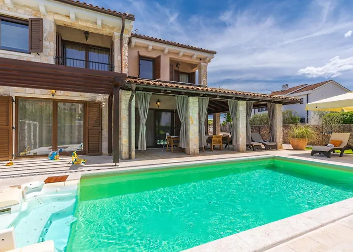 House Seascape Ii With Heated Pool Near The Sea * Malinska